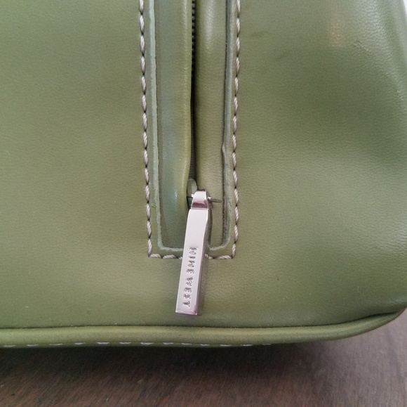 Boho Vintage mint/lt olive green NineWest clutch - Picture 3 of 5
